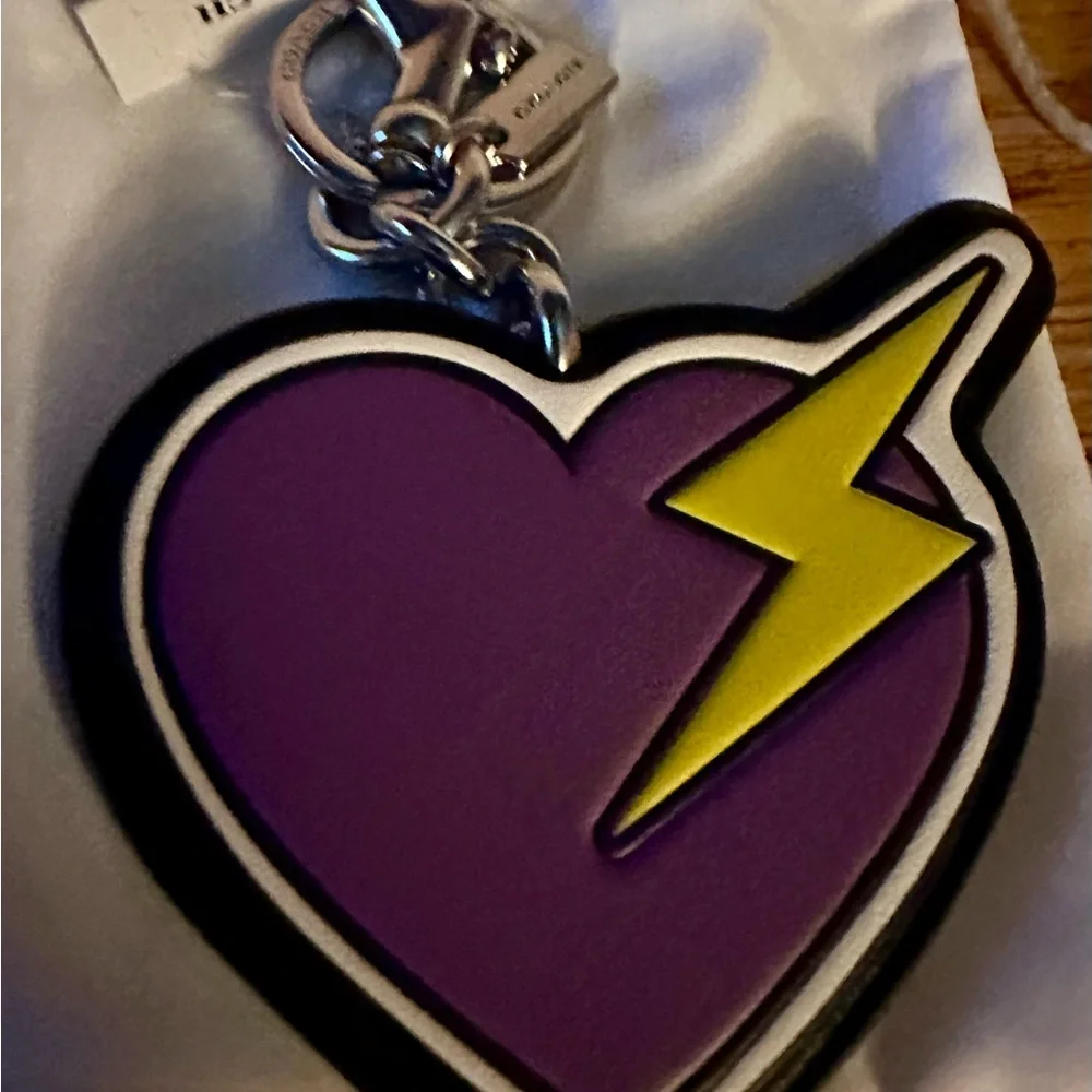 Coach Purple and Yellow lighting Heart Key fob / bag Charm - Picture 6 of 8